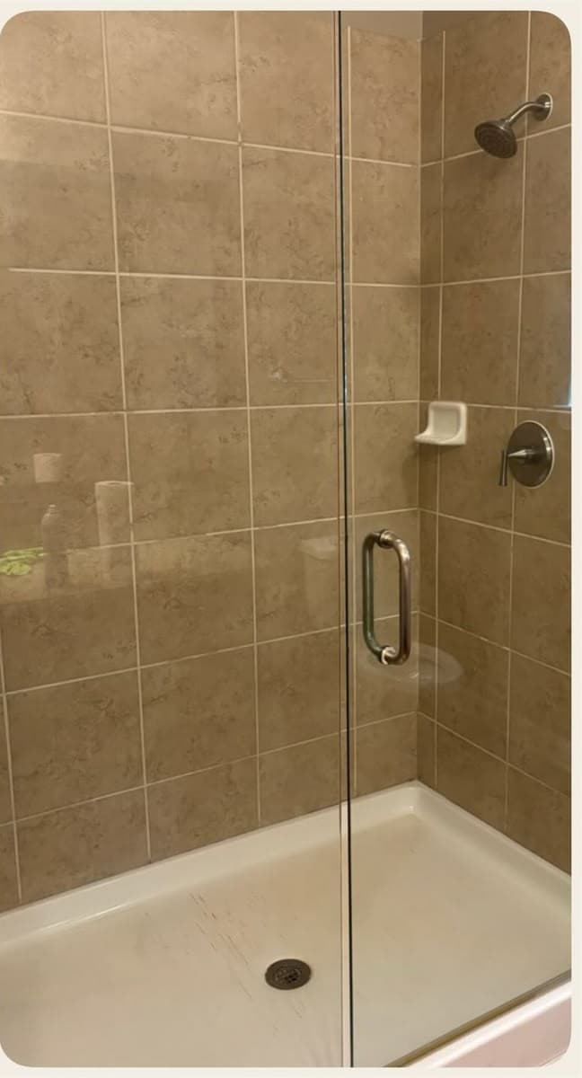 Bathroom tiles before cleaning